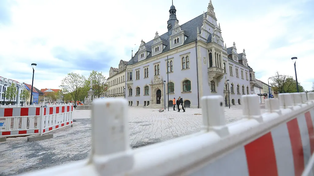 Allein-die-Stadt-Schoenebeck-rechnet-mit-mehr-als-sechs-Millionen-Euro-an-Investitionen-fuer-Modernisierungsmassnahmen-in-Verwaltungsgebaeude