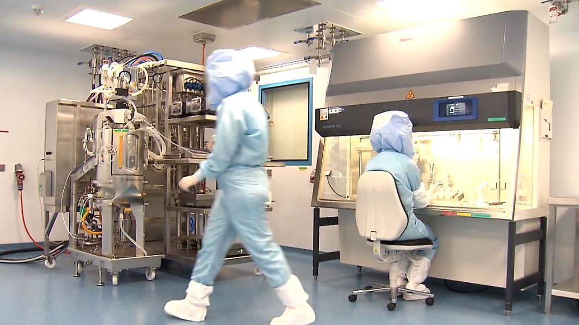Bioreaktor Biontech.JPG