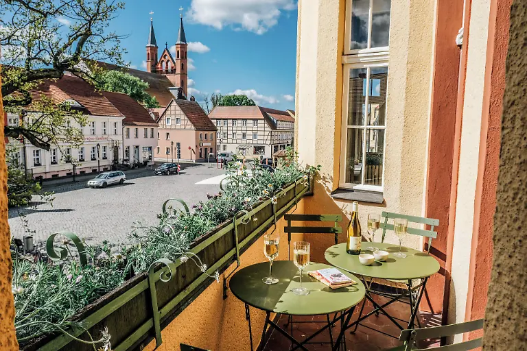 118A-GREAT-ESCAPES-GERMANY-JU-43476