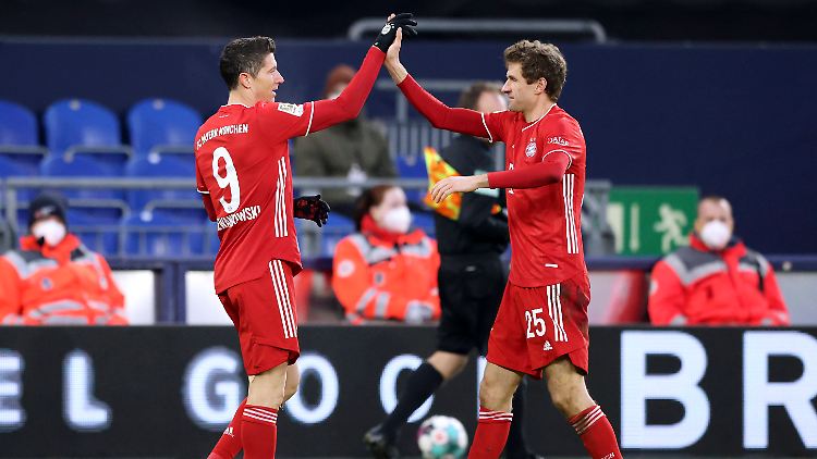 Thomas Müller hat eine Idee, wie der FC Bayern Lewandowski ersetzen kann.