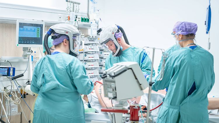 Eine Transplantation kommt nur bei Menschen infrage, die gute Chancen auf eine Genesung haben.