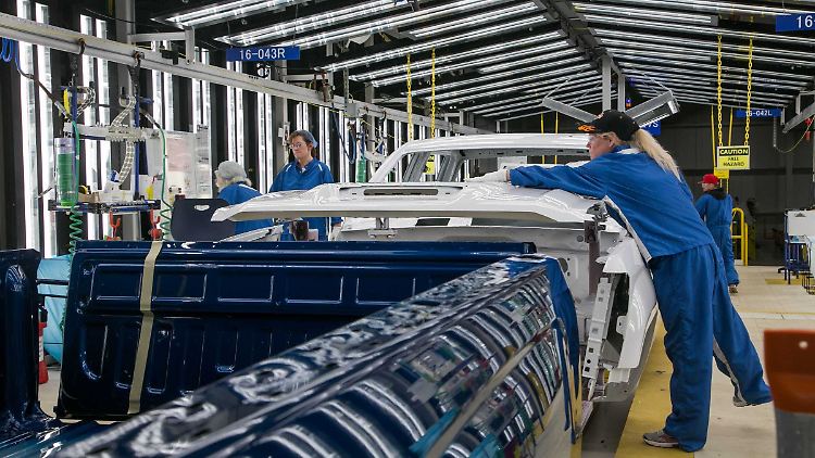 Die Autobauer rechnen mit einer anhaltend hohen Nachfrage.