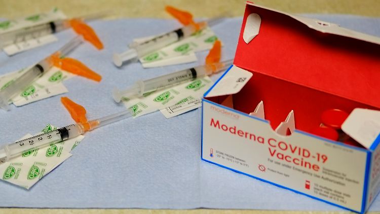 In den USA sind bereits 16,8 Prozent mit der zweiten Dosis gegen das Coronavirus geimpft worden.