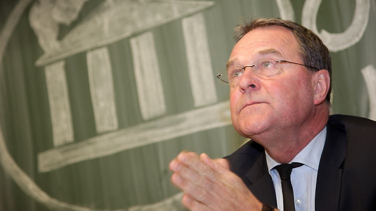 Wissenschaftsminister Wolfgang Heubisch, an der Ludwig-Maximilians-Universität in München.