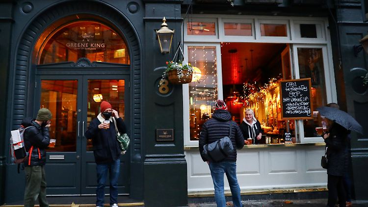 Mit dem Nachweis könnte auch ein normaler Pub-Besuch wieder möglich sein.
