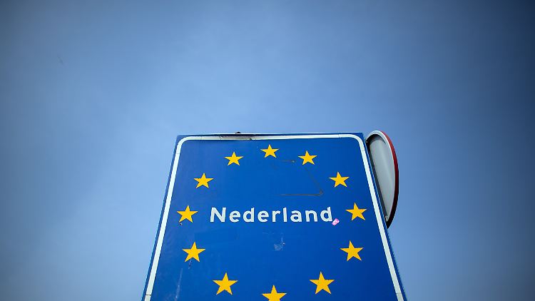 "Bleiben Sie zu Hause. Verzichten Sie auf Urlaubsreisen und Ausflüge ins Nachbarland" sind sich Mark Rutte und Armin Laschet einig. 