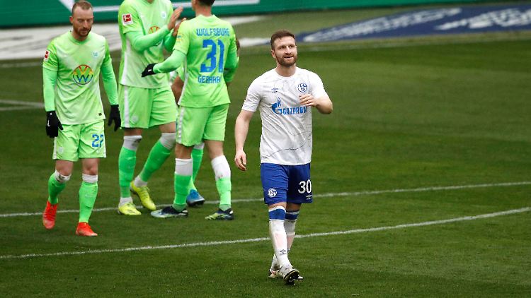 Das 0:5 in Wolfsburg könnte Mustafis letztes Spiel für Schalke gewesen sein.