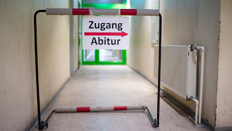Sollen die Abiturprüfungen in diesem Jahr stattfinden? Darüber wird kontrovers diskutiert.