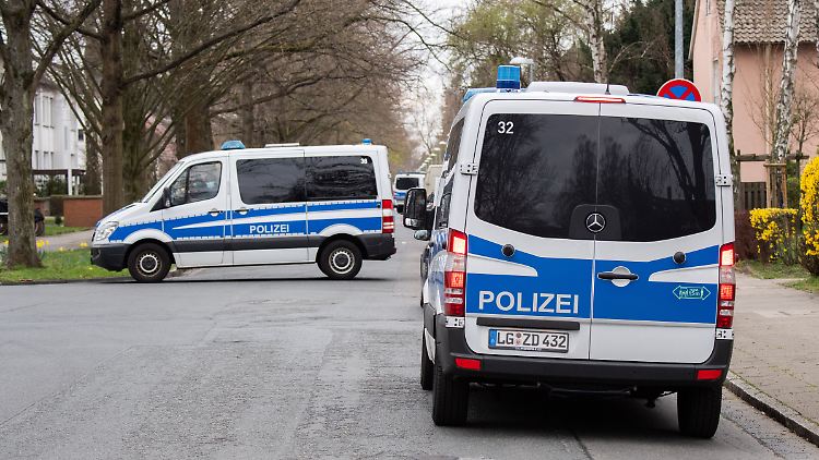 Den Initiatoren gehe es darum, den Regierungschef im privaten Umfeld einzuschüchtern, so die Behörden.