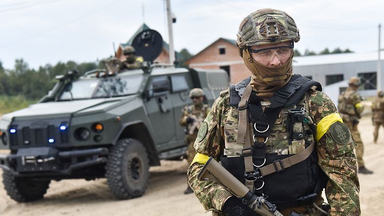 Das Militärbündnis Nato hat dem ukrainischen Militär Unterstützung zugesichert. (Archivbild )