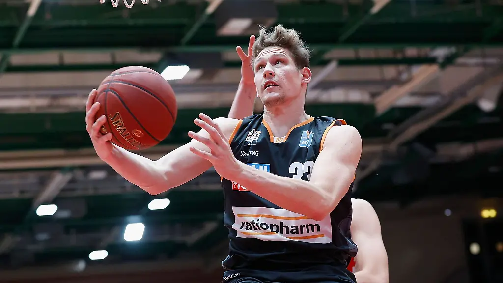 Patrick-Heckmann-hier-noch-im-Trikot-von-Ulm-bleibt-bei-den-Skyliners