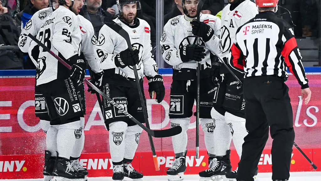 Sieger-im-Nordduell-Die-Grizzlys-Wolfsburg-aus-der-Deutschen-Eishockey-Liga