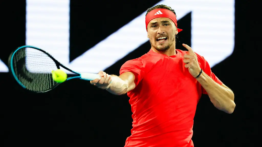 Alexander-Zverev-uebersteht