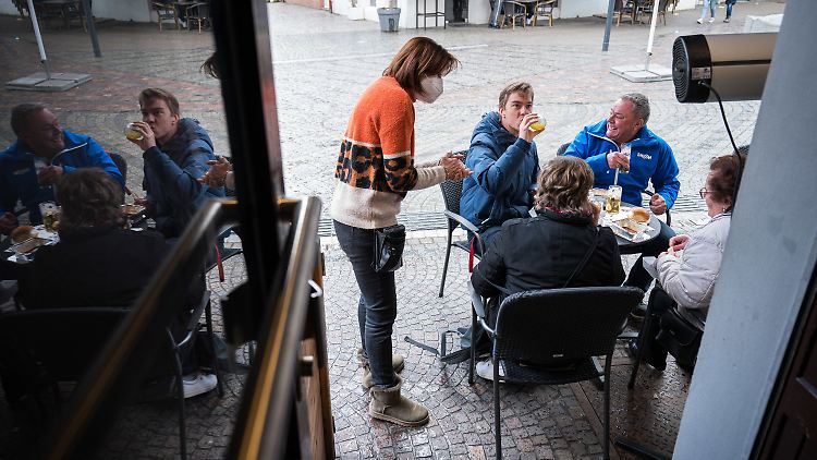 Ein Besuch im Außenbereich von Restaurants ist bei vorheriger Terminbuchung im Saarland ab heute möglich.
