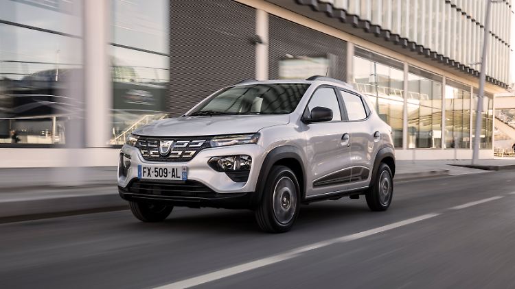 Auf den Bildern wirkt der Dacia Spring größer, als er in Wirklichkeit ist.