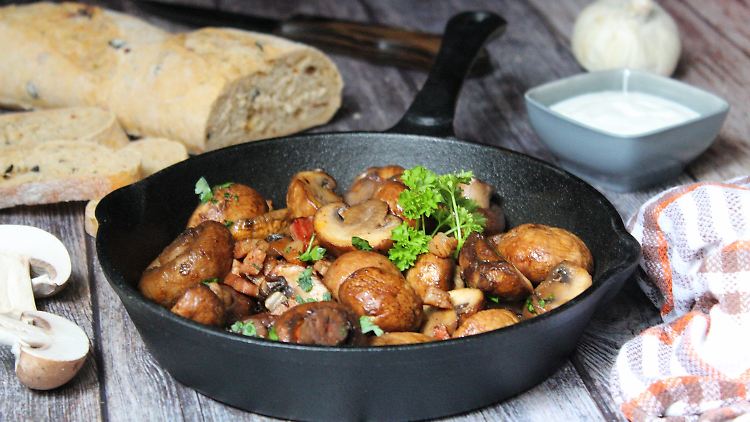 Champignons mit Speck - oder auch ohne, schnell zubereitet und vielseitig einsetzbar.