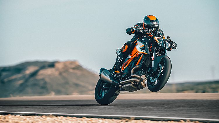 Wer die KTM 1290 Super Duke R mag, wird die RR lieben. Fragt sich nur, ob er auch den Preis dafür zahlen will.