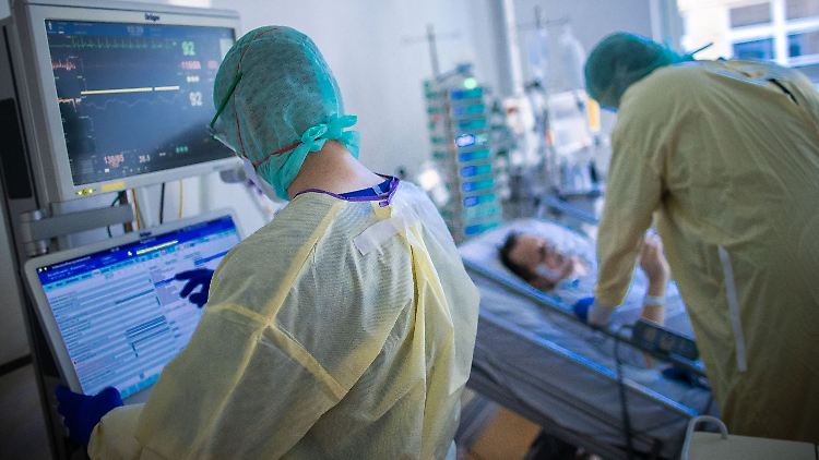 Die Zahl der Patienten, die wegen Covid-19 intensivmedizinisch behandelt werden müssen, ist zuletzt stark gestiegen.