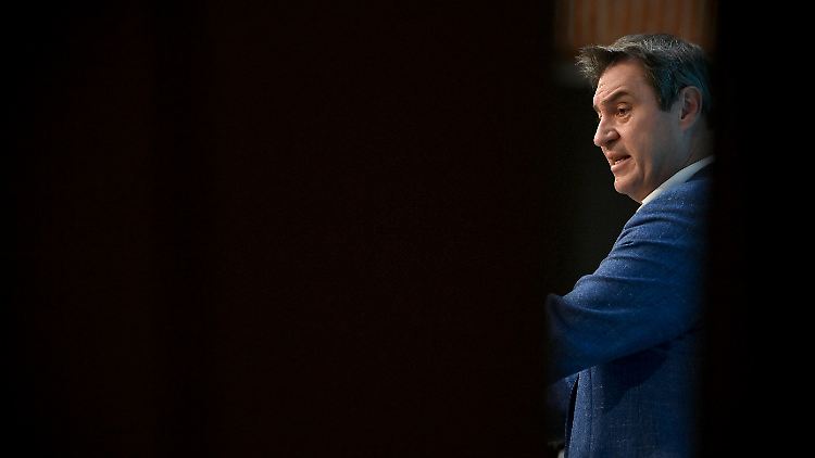 Bayerns Ministerpräsident Markus Söder wünscht sich einheitliche Corona-Maßnahmen. Solange sich die Länder darauf nicht einigen könnten, sei auch ein Treffen wenig sinnvoll, sagt der CSU-Chef.