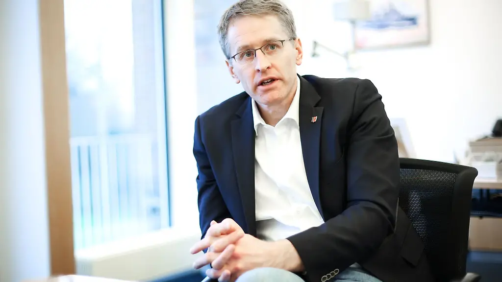 Daniel-Guenther-mahnt-Sorgfalt-in-der-Debatte-ueber-den-Umgang-mit-Gefluechteten-aus-Syrien-an