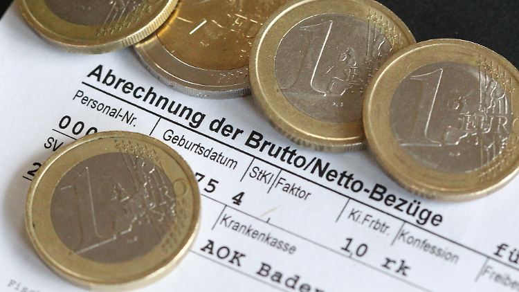 Die Reallöhne der Arbeitnehmer fielen im Schnitt um 0,6 Prozent - stärker als in der Wirtschaftskrise 2009.