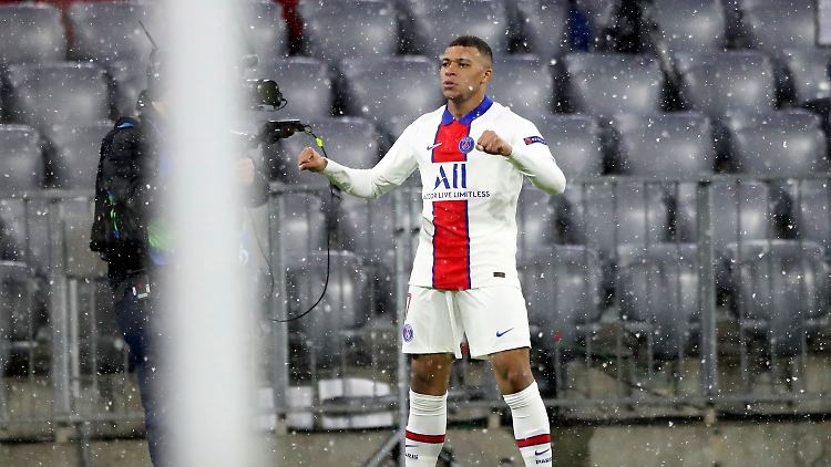 "Mbappé sichert PSG die Revanche mit vernichtender Champions-League-Show", schreibt der "Mirror".