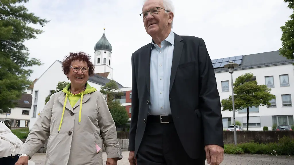 Kretschmann-will-sich-um-seine-Frau-kuemmern