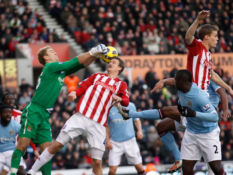 Abwehrkante Robert Huth lässt das angebliche Interesse vom FC Liverpool scheinbar eiskalt.