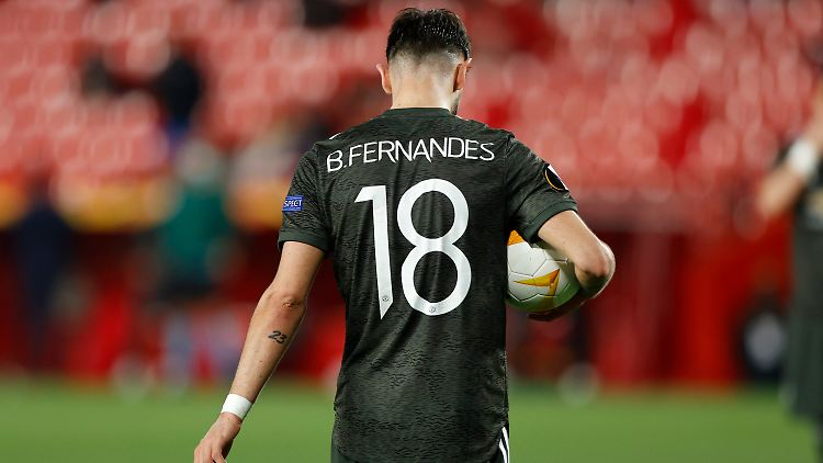 Fernandes' verwandelte den Strafstoß zum 2:0.