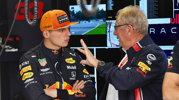 Helmut Marko (rechts) im Gespräch mit Max Verstappen.