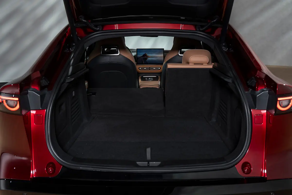 all-new-mazda6e-src-int-015-highres