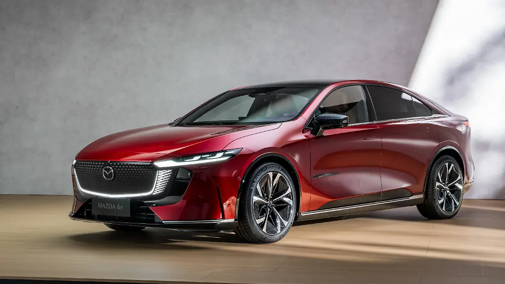 all-new-mazda6e-src-still-002-highres