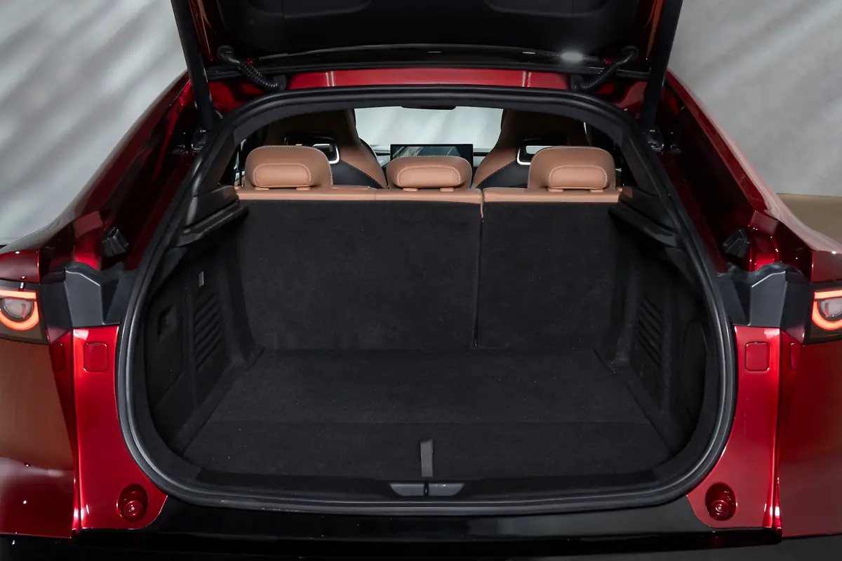 all-new-mazda6e-src-int-012-highres