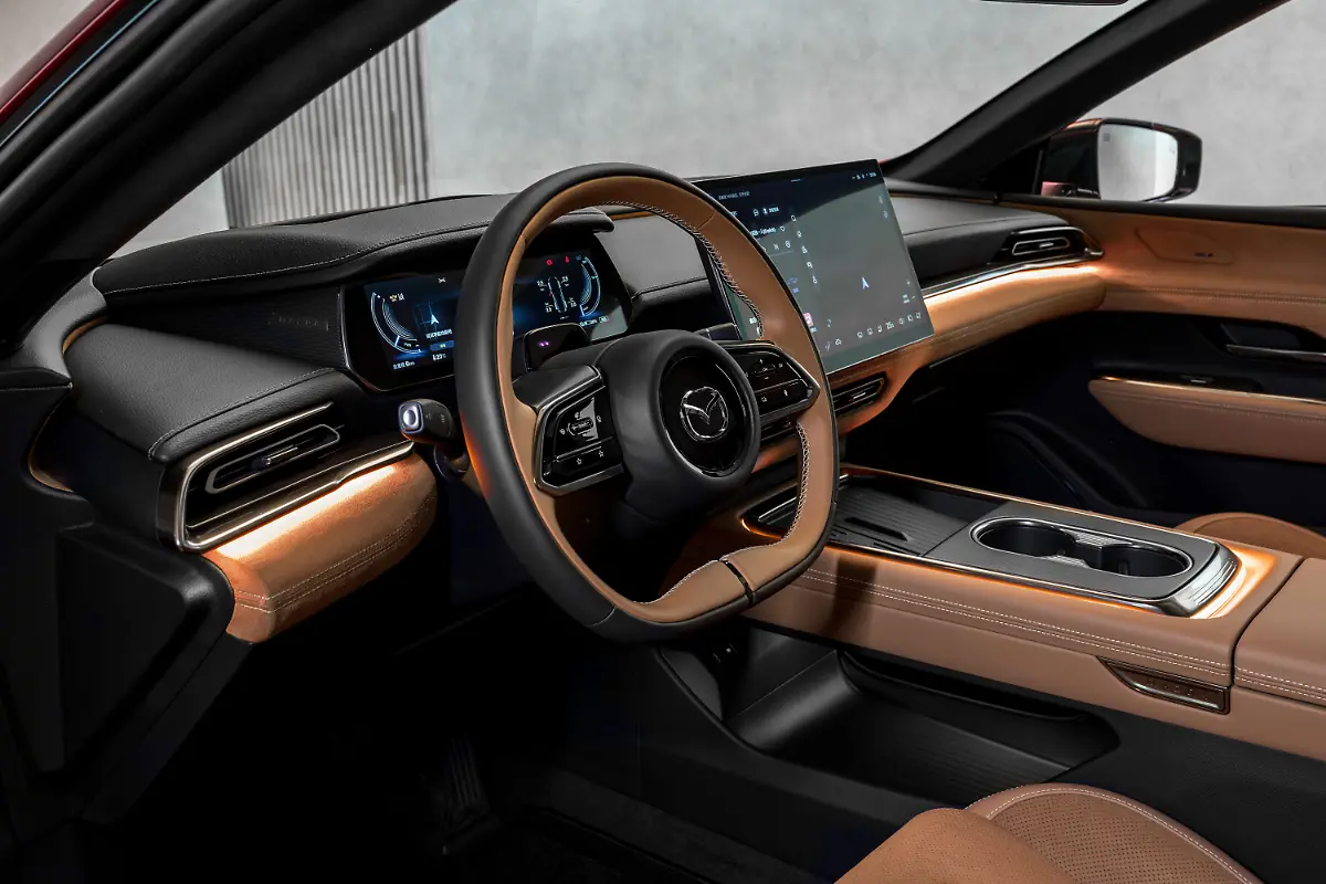 all-new-mazda6e-src-int-007-highres