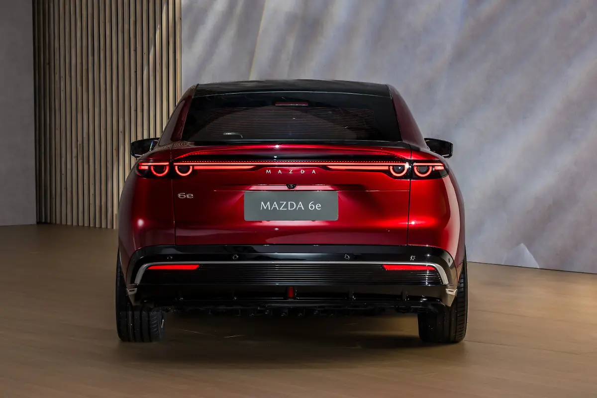 all-new-mazda6e-src-still-021-highres