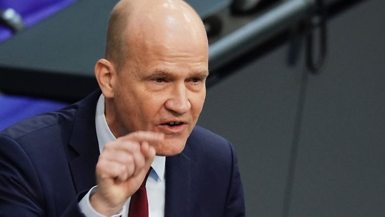 "Es darf keine Hängepartie bis Pfingsten geben", sagt Brinkhaus.
