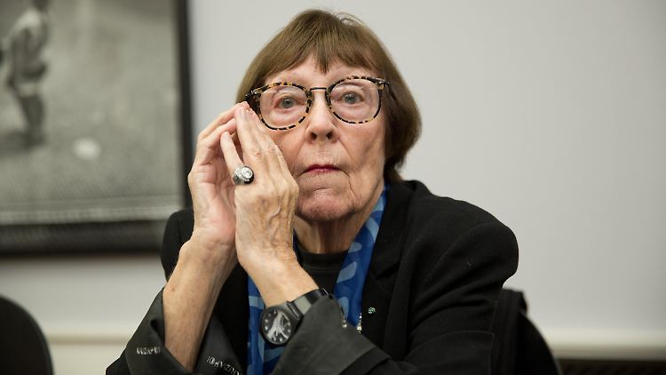 June Newton, hier im Jahr 2015, gründete in Berlin eine Stiftung, die nach ihrem verstorbenen Ehemann benannt ist.