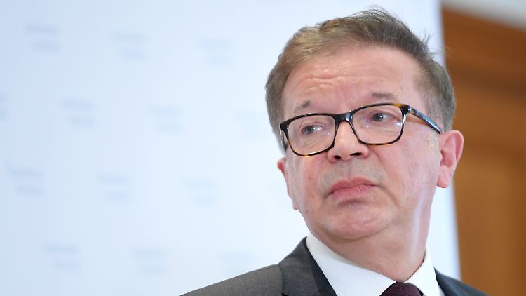 "Ich habe mich ganz offensichtlich überarbeitet", sagte Rudolf Anschober bei seiner Rücktrittserklärung.