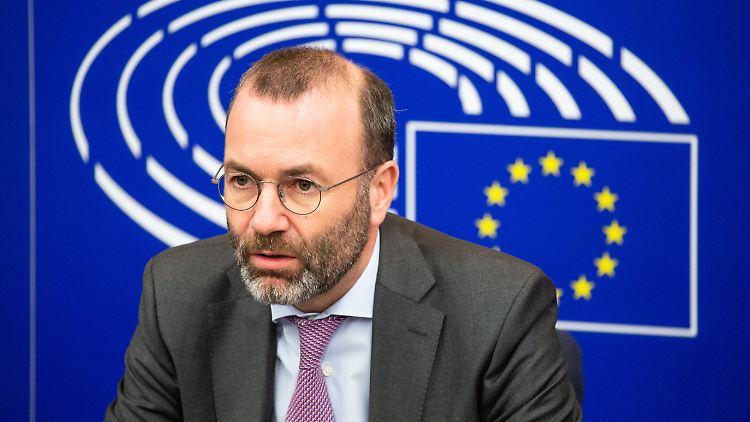 Die EU müsse "unter allen Umständen geeint auftreten", so der Europapolitiker Manfred Weber.