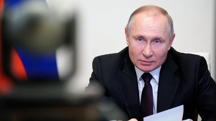 Wladimir Putin hat sich offenbar noch nicht entschieden, ob er den Vorschlag von Joe Biden annehmen wird.