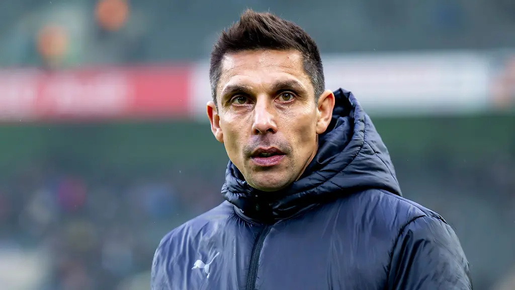 Trainer-Marcel-Rapp-erwartet-mit-Holstein-Kiel-zum-Jahresauftakt-eine-schwierige-Aufgabe