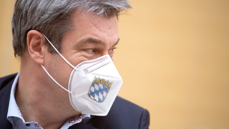 CSU-Chef Markus Söder zeigt sich besorgt über die steigenden Corona-Fallzahlen und sich füllenden Intensivstationen.