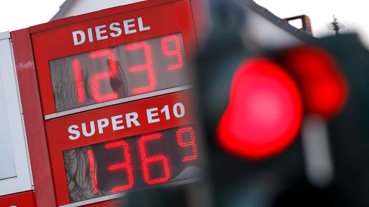 Die gestiegenen Preise an der Tankstelle waren nur ein Inflationstreiber im März. 