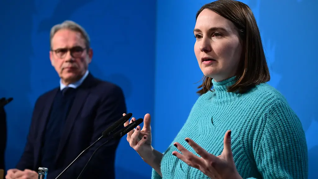 Georg-Maier-hat-in-der-neuen-Thueringer-Regierung-das-Amt-des-Innenministers-inne-Katharina-Schenk-ist-Sozialministerin