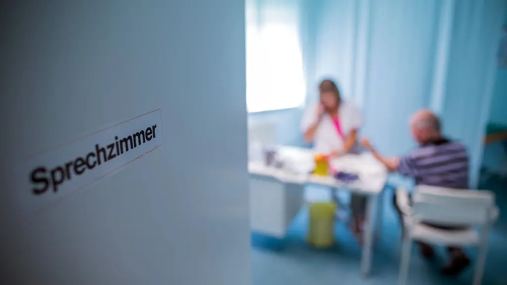 Staerkere-Leistungen-als-bei-der-gesetzlichen-Krankenversicherung-gewuenscht-Dann-ist-der-Standardtarif-der-privaten-Krankenkassen-eher-keine-Option-denn-die-Leistungen-aehneln-denen-der-gesetzlichen-Tarife