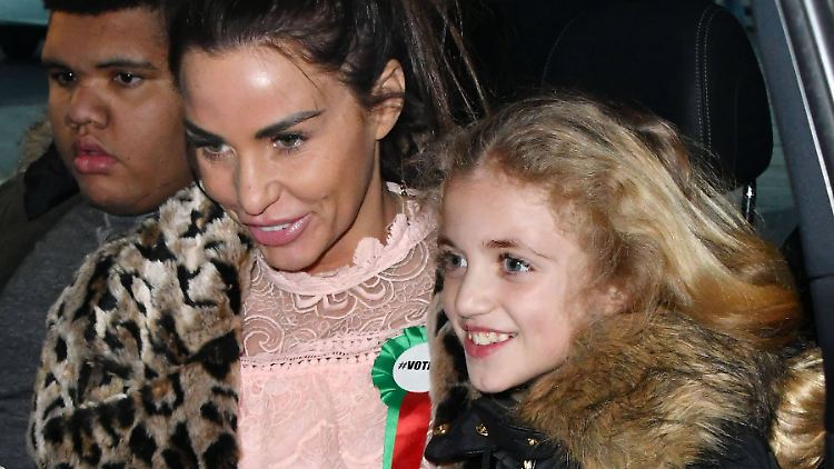 Katie Price und Tochter Princess Tiaamii vor drei Jahren.