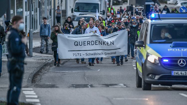 Die sogenannten Querdenker könnten ein Fall für den Verfassungsschutz werden.