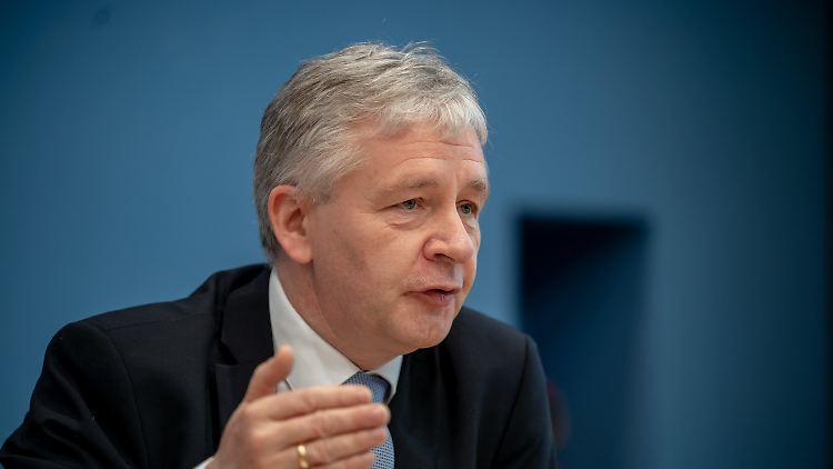 "Über die neue Virusvariante wissen wir einfach noch nicht genug",  sagt der Präsident der Deutschen Interdisziplinären Vereinigung für Intensiv- und Notfallmedizin (DIVI), Gernot Marx.