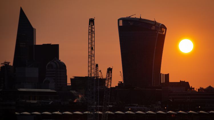 Wenn die Sonne über dem Londoner Finanzzentrum aufgeht, bleiben viele Büros leer - nicht nur des Coronavirus wegen.