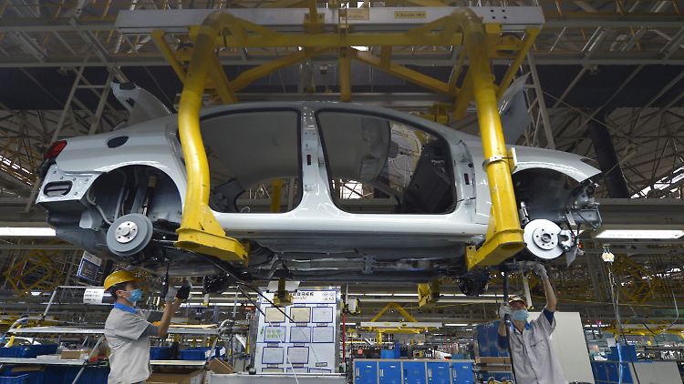 Fast eine Million Autos brachte VW in China an die Kunden.